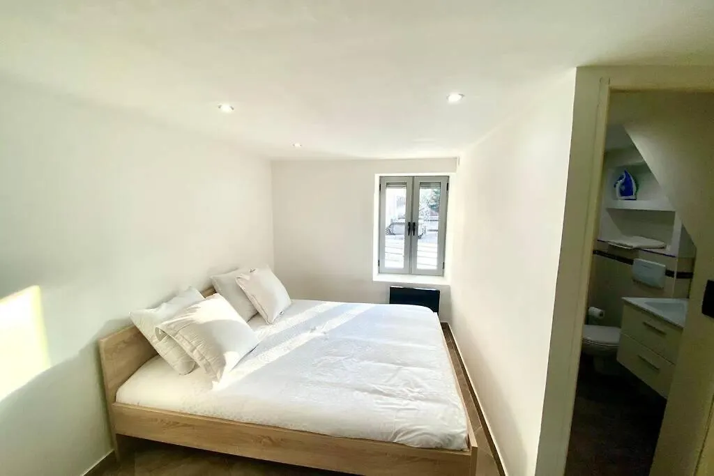 Apartment Sobnb- Faucigny 4-Studio 4 Personnes Centre Ville Annemasse France